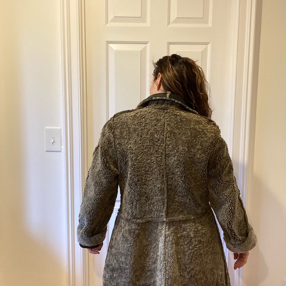 Shearling coat.  Blumarime.  Never worn.  Reversible. - Picture 14 of 14
